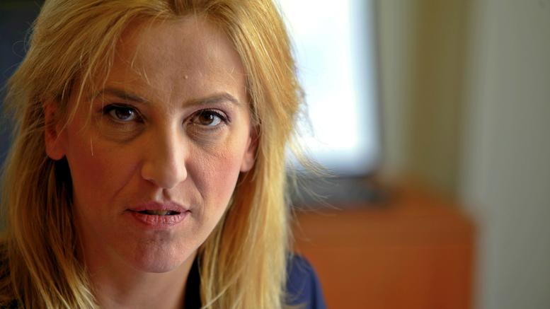 Ρένα Δούρου: «Να βγει ο τόπος από το καθεστώς επιτροπείας»