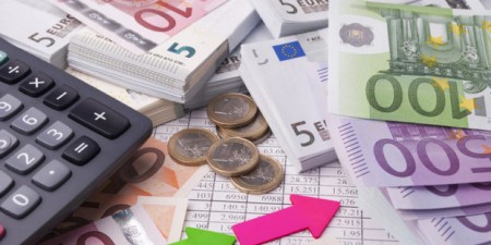 Φόροι 10 δις. αφαιρούν οξυγόνο από την αγορά στο φίνις του έτους