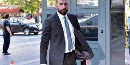 Τζανακόπουλος: «Ο κος Μητσοτάκης οφείλει να απαντήσει, ποια η σχέση του κυρίου Σφακιανάκη τόσο με τον ίδιο, όσο και με τις επιχειρηματικές δραστηριότητες της συζύγου του»