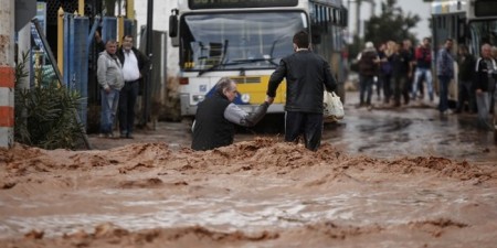 Α. Τσίπρας: «Τούτη την ώρα η κήρυξη εθνικού πένθους για τη μεγάλη αυτή τραγωδία, είναι το λιγότερο που μπορούμε να κάνουμε»