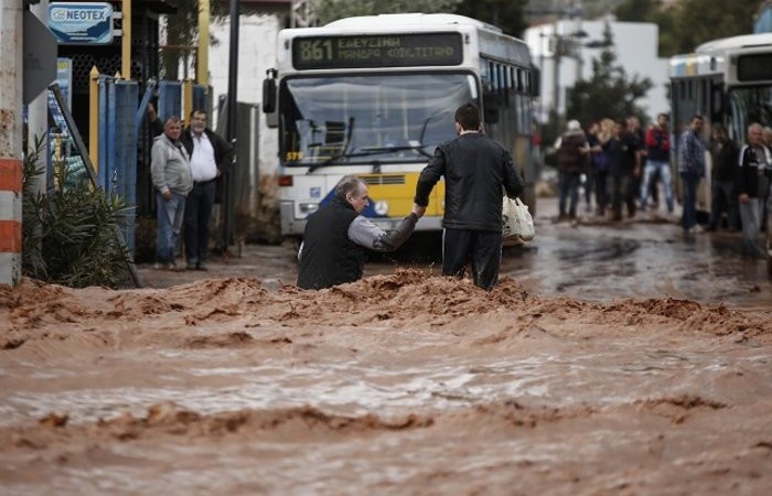 Α. Τσίπρας: «Τούτη την ώρα η κήρυξη εθνικού πένθους για τη μεγάλη αυτή τραγωδία, είναι το λιγότερο που μπορούμε να κάνουμε»