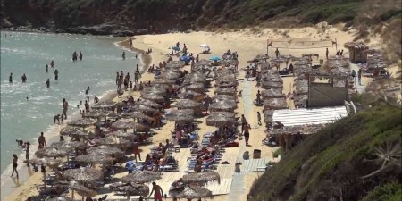 «Ψήνονται» παρεμβάσεις στη χρήση των παραλιών