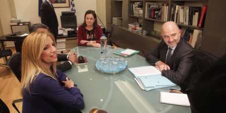 Φ. Γεννηματά σε Π. Μοσκοβισί: «Η Ελλάδα χρειάζεται άμεση ελάφρυνση του χρέους, μείωση των στόχων για τα πλεονάσματα και ένα σχέδιο ανάπτυξης και προσέλκυσης επενδύσεων»