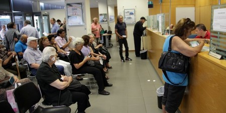 Παράταση διατραπεζικής αργίας και φορολογικών υποχρεώσεων