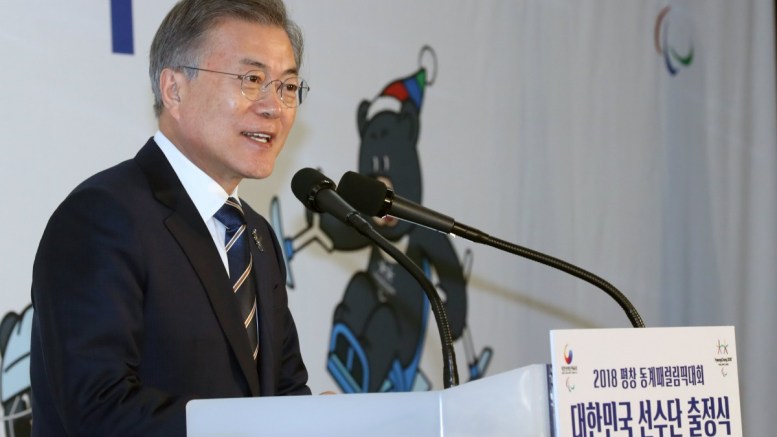 Ο Πρόεδρος της Ν. Κορέας θεωρεί εφικτή μια τριμερή σύνοδο κορυφής με τη Β. Κορέα και τις ΗΠΑ