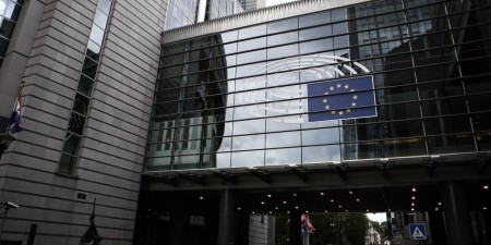 Απόσπαση εργαζομένων: Οι Ευρωβουλευτές και το Συμβούλιο κατέληξαν σε συμφωνία σχετικά με τις αμοιβές και τις συνθήκες εργασίας