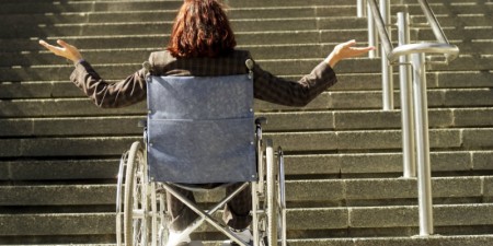 Απροσπέλαστη για αναπήρους και η «καρδιά της Ε.Ε.»!