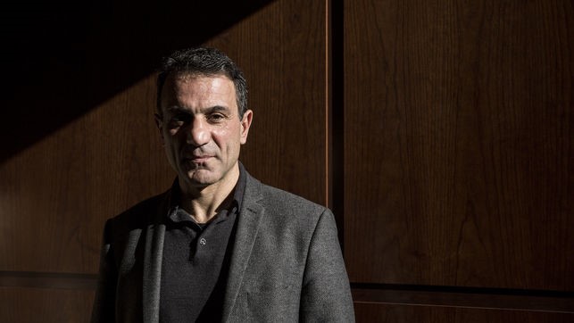 Κώστας Λαπαβίτσας: Η συμφωνία της γραβάτας