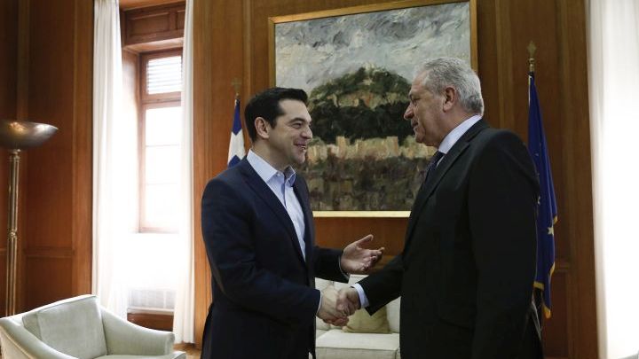 Συνάντηση Τσίπρα με τον Αβραμόπουλο για τη διαχείριση των προσφυγικών ροών