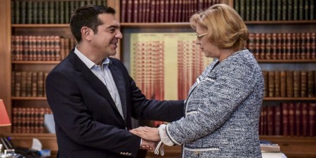 Συνάντηση του Αλέξη Τσίπρα, με την Ευρωπαία Επίτροπο Περιφερειακής Πολιτικής, Κορίνα Κρέτσου