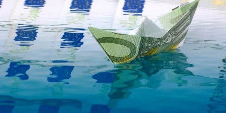 Κυβέρνηση –Θεσμοί: Σε αναζήτηση ισορροπίας μεταξύ εξόδου στις αγορές και εσωτερικών πολιτικών «αναγκών»