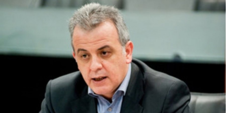 Παρέδωσαν όλα εκείνα που κατά διαβολική σύμπτωση αποτελούσαν την κόκκινη γραμμή των Σκοπίων για πολλά χρόνια