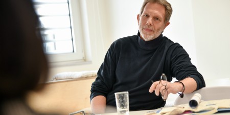 Να μπουν κανόνες στο Airbnb -Ισόρροπη ανάπτυξη σε όλες τις γειτονιές της Αθήνας – Συνέντευξη Παύλου Γερουλάνου στον Alpha 98,9