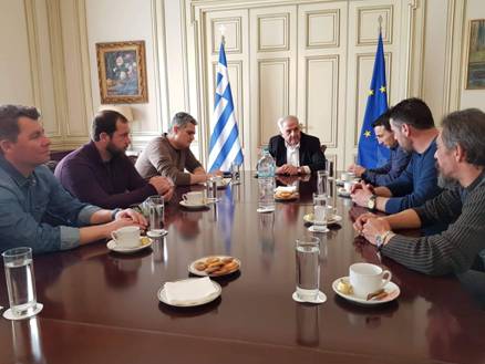 Συνάντηση Φλαμπουράρη με το προεδρείο Σωματείου Εργαζομένων στα Ναυπηγεία Νεωρίου Σύρου