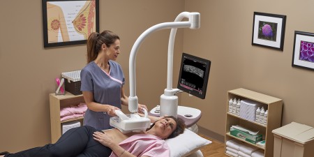 Η GE Healthcare παρουσιάζει τη νέα καινοτομία στην ανίχνευση του καρκίνου του μαστού με τον υπέρηχο Invenia™ ABUS 2.0