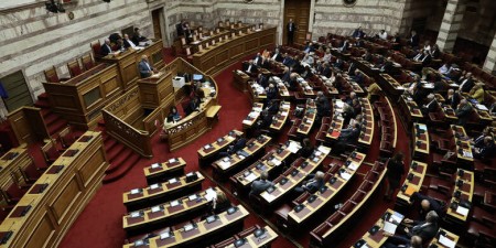 Βουλή: Εγκρίθηκε κατά πλειοψηφία το φορολογικό νομοσχέδιο