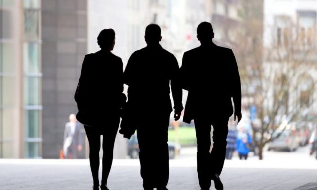 Οι εφοριακοί διαμαρτύρονται γιατί δεν θέλουν να «γίνουν εξιλαστήρια θύματα!»