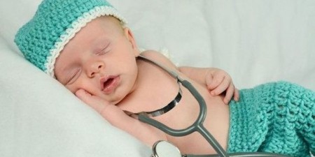 Κυριάκος Πιερρακάκης: «Η διαδικασία της δήλωσης γέννησης αρχίζει και τελειώνει μέσα στο μαιευτήριο»