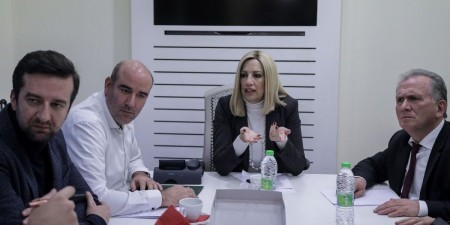 Φώφη Γεννηματά: «Στον αέρα 400.000 εργαζόμενοι»