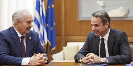 Τι ειπώθηκε στη συνάντηση Μητσοτάκη – Χαφτάρ