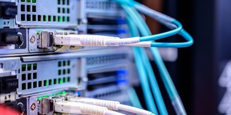 Triple-play για την ανάπτυξη της ευρυζωνικότητας στην Ελλάδα