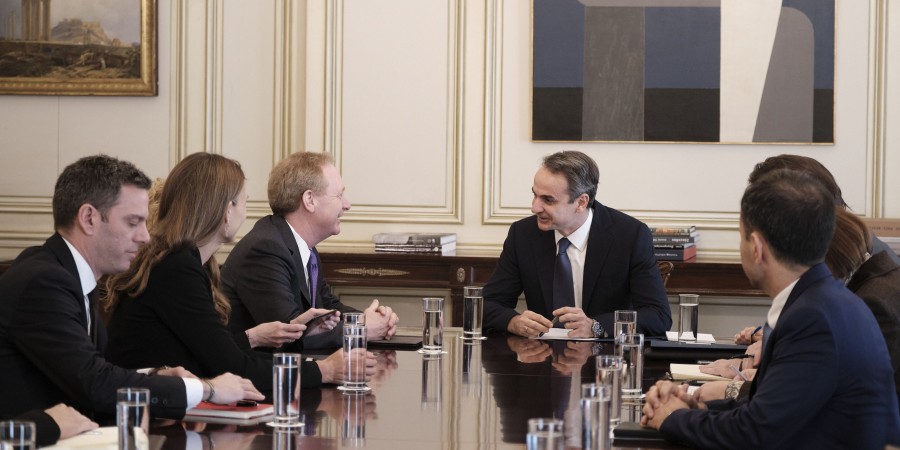 Η αξιοποίηση της ψηφιακής τεχνολογίας τέθηκε στη συνάντηση του Πρωθυπουργού με τον Πρόεδρο της Microsoft