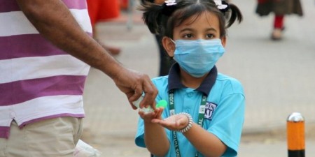 Πρόσφυγες και COVID-19: Ευρωβουλευτές ζητούν επείγουσα εκκένωση των δομών