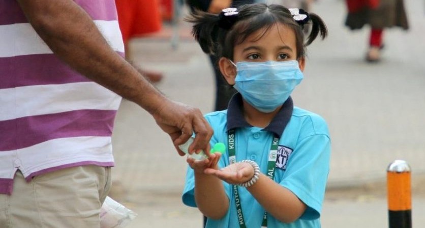 Πρόσφυγες και COVID-19: Ευρωβουλευτές ζητούν επείγουσα εκκένωση των δομών