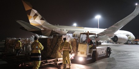 Παραλαβή δωρεάς ιατρικού υλικού από τα Ηνωμένα Αραβικά Εμιράτα