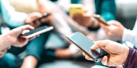 Παραπληροφόρηση: Πώς να αναγνωρίζετε τις ψευδείς ειδήσεις για τον Covid-19