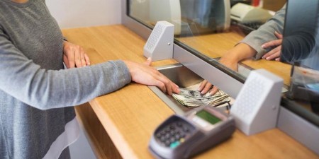 Ερώτηση βουλευτών του ΣΥΡΙΖΑ προς τους Χρήστο Σταϊκούρα και Άδωνι Γεωργιάδη για τις τραπεζικές χρεώσεις
