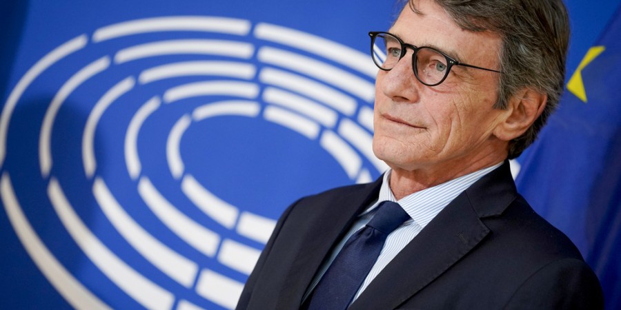 Sassoli: «Συλλογικό πνεύμα» τα γεύματα για άστεγους, εργαζόμενους πρώτης γραμμής