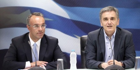 Επίκαιρη ερώτηση Τσακαλώτου προς τον Σταϊκούρα για τα μέτρα στήριξης της μεσαίας τάξης