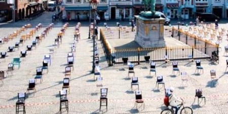 Άδειες καρέκλες: Μια πρωτότυπη διαμαρτυρία στην εστίαση