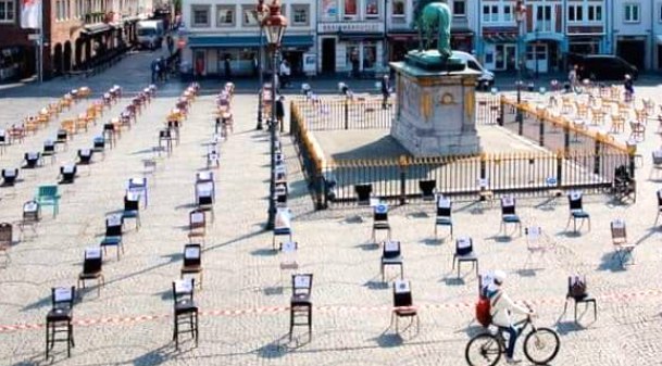 Άδειες καρέκλες: Μια πρωτότυπη διαμαρτυρία στην εστίαση