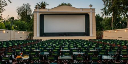 Θα επιστρέψουν οι Έλληνες στα θέατρα, τον κινηματογράφο και τις μουσικές σκηνές;