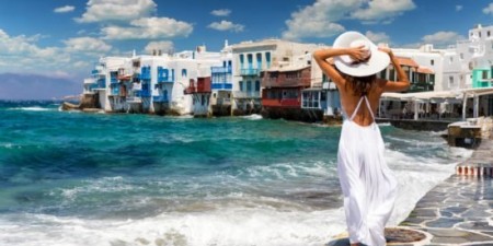 Επανεκκίνηση του τουρισμού με τηλεδιάσκεψη Υπουργείων Ελλάδας-Κύπρου και τουριστικών φορέων