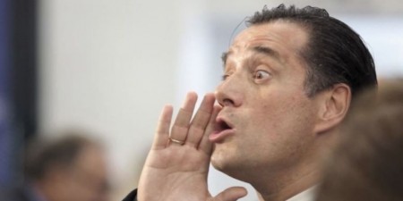 Ο Άδωνις και γενναιόδωρος και τιμωρός των Τραπεζών