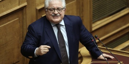 Καταγγελία Τζαβάρα: «Οι τράπεζες συνεχίζουν απτόητες να πουλάνε δάνεια μπιρ παρά»