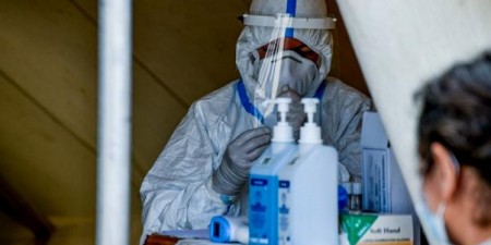 Τα επιβεβαιωμένα κρούσματα κορωνοϊού παγκοσμίως, οι αποθεραπευμένοι και οι θάνατοι