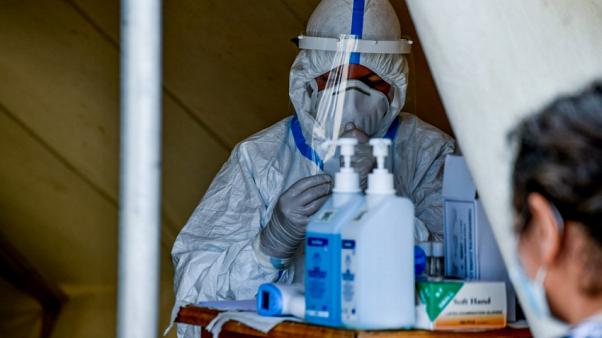 Τα επιβεβαιωμένα κρούσματα κορωνοϊού παγκοσμίως, οι αποθεραπευμένοι και οι θάνατοι