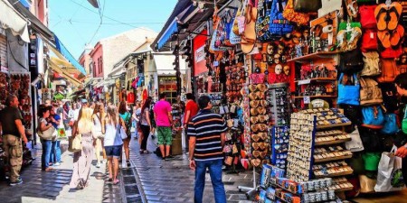 Ανοιχτά τα εμπορικά καταστήματα του ιστορικού κέντρου της Αθήνας τις Κυριακές από τον Νοέμβριο του 2021