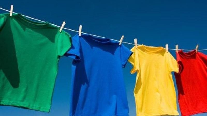Το πλύσιμο των συνθετικών ρούχων αυξάνει τη ρύπανση του περιβάλλοντος