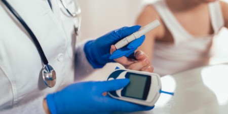 Υψηλότερα ποσοστά διαβητικής κετοξέωσης και σοβαρής κετοξέωσης σε παιδιά με νεοδιαγνωσθέντα διαβήτη τύπου 1.