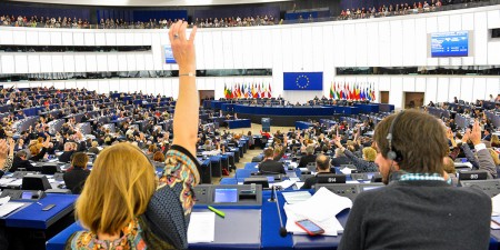 Σύμφωνο Ασύλου και Μετανάστευσης: Αμφιβολίες εκφράζουν οι ευρωβουλευτές