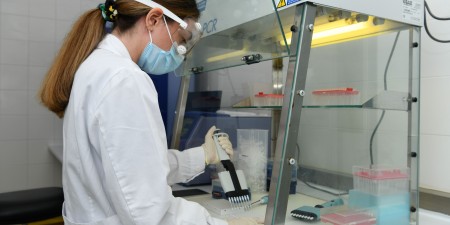 Όμιλος ΕΛΠΕ: Νέα δωρεά για την ενίσχυση της παραγωγικής δυνατότητας του ΕΣΥ σε μοριακούς ελέγχους και άμεση έκδοση αποτελεσμάτων για τον COVID-19