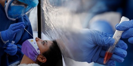 Covid-19: Μήπως χρειάζεται αλλαγή στρατηγικής για πιο αποτελεσματικούς και συχνούς δειγματοληπτικούς ελέγχους;