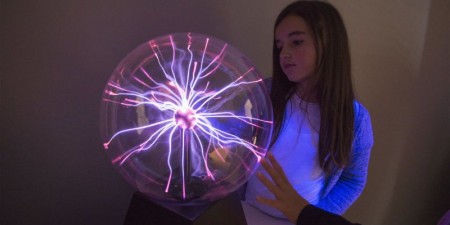 PLANET PHYSICS: Η διαδραστική και επιμορφωτική έκθεση Φυσικής παρουσιάζεται στο Κέντρο Πολιτισμού «Ελληνικός Κόσμος»