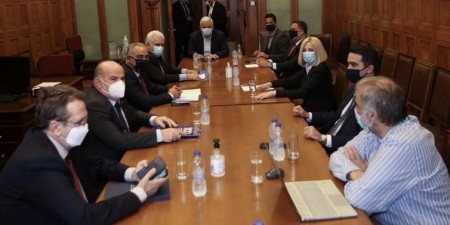 Φώφη Γεννηματά: Βορά στις τράπεζες παραδίδει η Κυβέρνηση τους αδύναμους δενειολήπτες