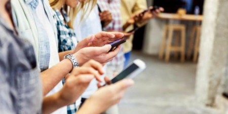 Πανάκριβα πληρώνουν οι πολίτες για ένα δίκτυο που “πέφτει” συνέχεια